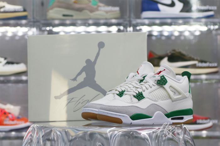 US Warehouse: Nike SB x Air Jordan 4 “Pine Green” 2023 ( A1)
