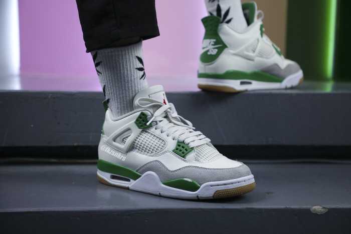 US Warehouse: Nike SB x Air Jordan 4 “Pine Green” 2023 ( A1)