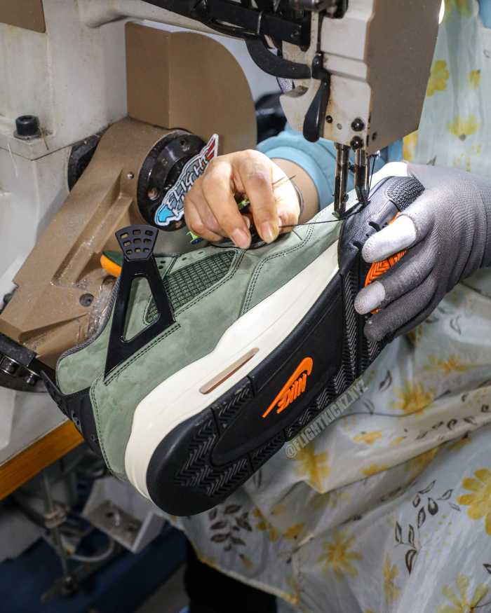 US Warehouse: Jordan 4 Retro OG SP Undefeated 2025 (A1 )