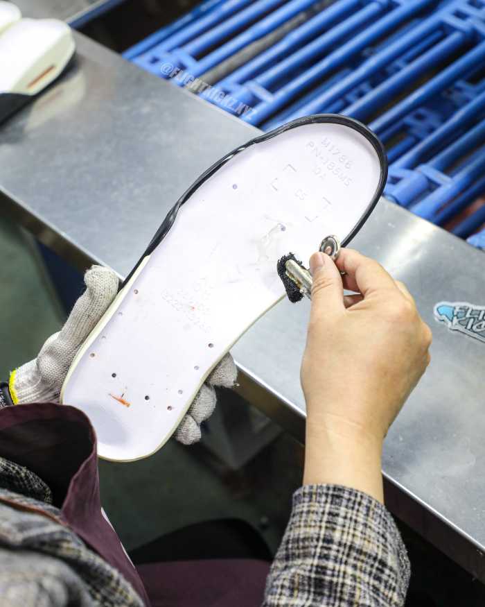 US Warehouse: Jordan 4 Retro OG SP Undefeated 2025 (A1 )