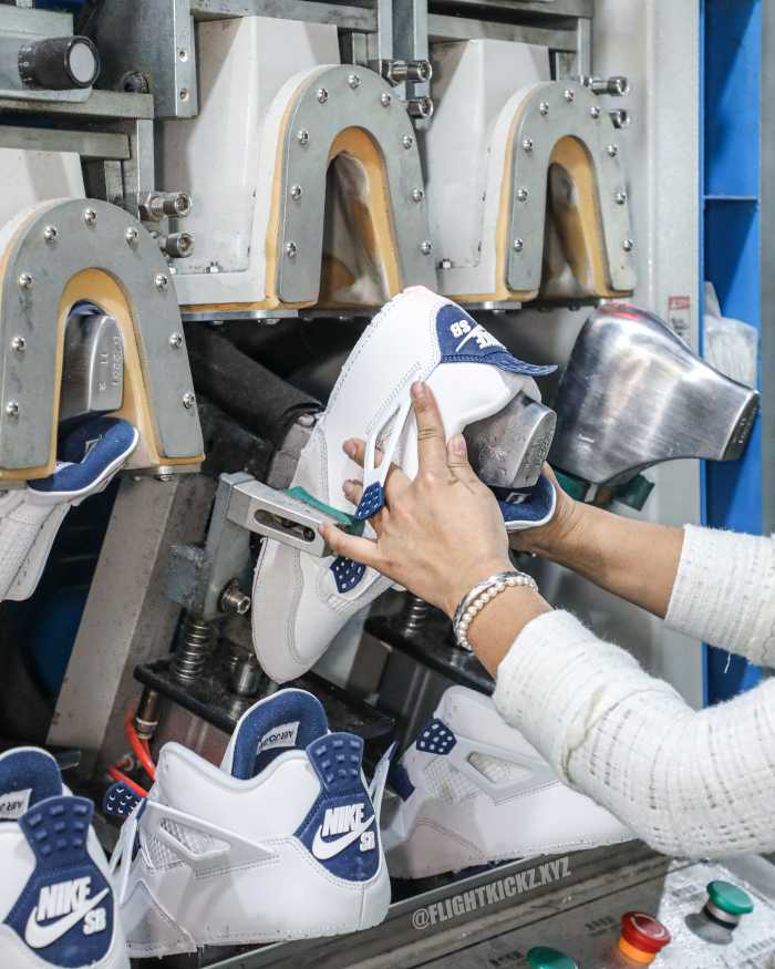 US Warehouse: Nike SB x Air Jordan 4 “Navy Blue” 2025 (A1)