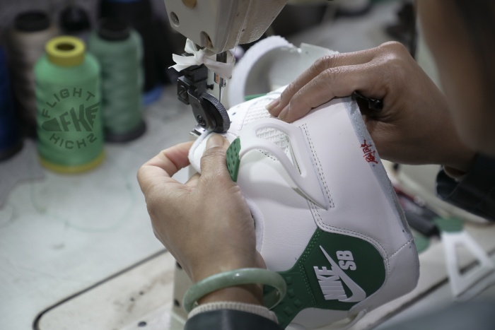 US Warehouse: Nike SB x Air Jordan 4 “Pine Green” 2023 ( A1)