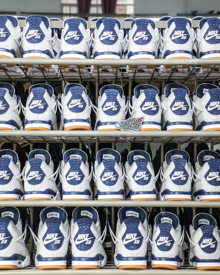 US Warehouse: Nike SB x Air Jordan 4 “Navy Blue” 2025 (A1)