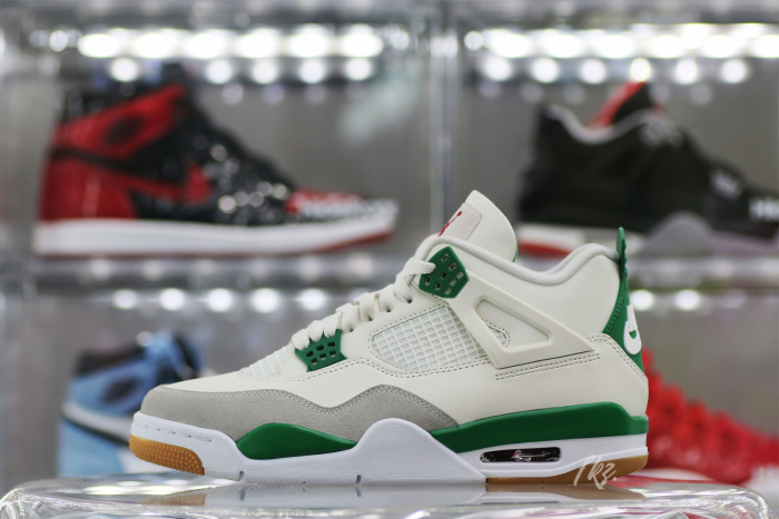 US Warehouse: Nike SB x Air Jordan 4 “Pine Green” 2023 ( A1)