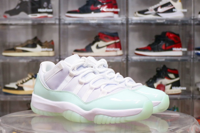 Jordan 11 Retro Low  Igloo  WMNS 2025