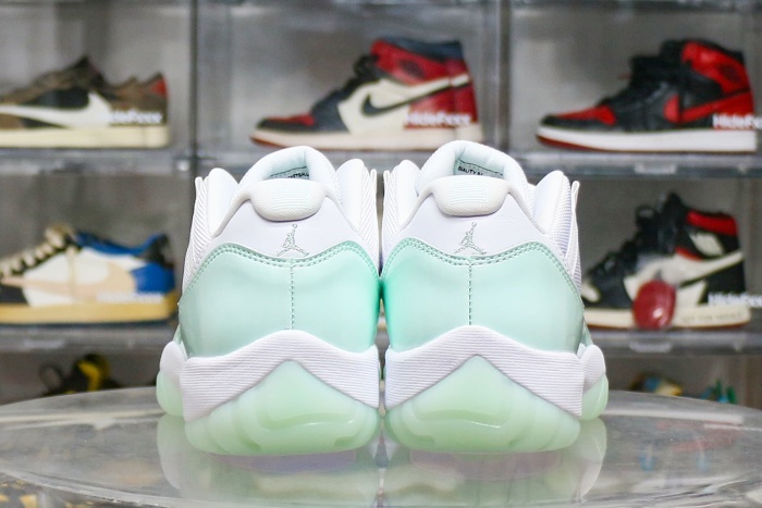 Jordan 11 Retro Low  Igloo  WMNS 2025