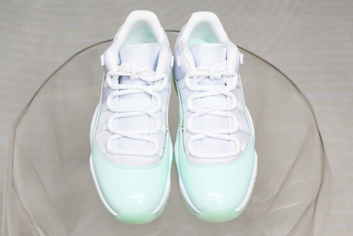 Jordan 11 Retro Low  Igloo  WMNS 2025