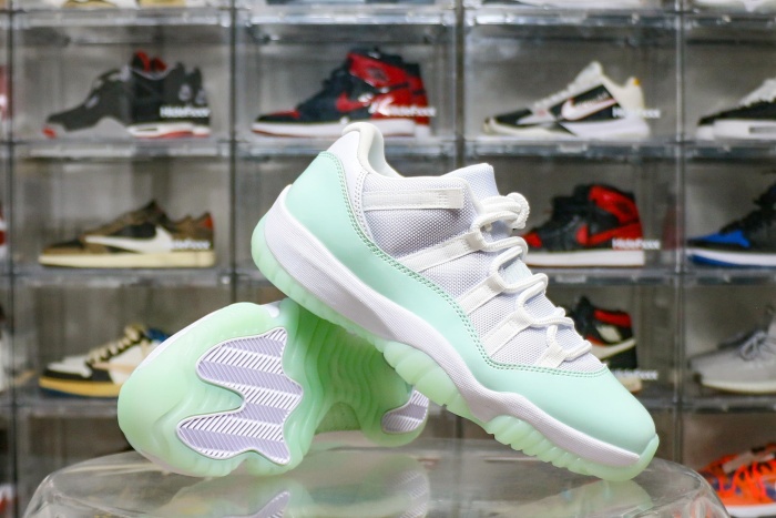 Jordan 11 Retro Low  Igloo  WMNS 2025