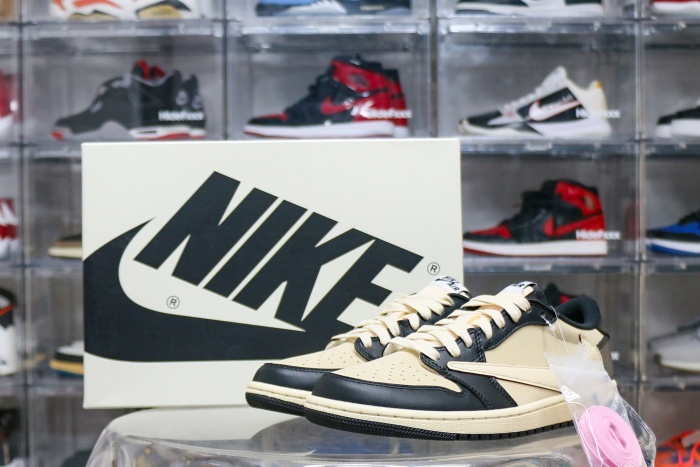 Travis Scott x Air Jordan 1 Retro Low OG Pale Vanilla  Custom