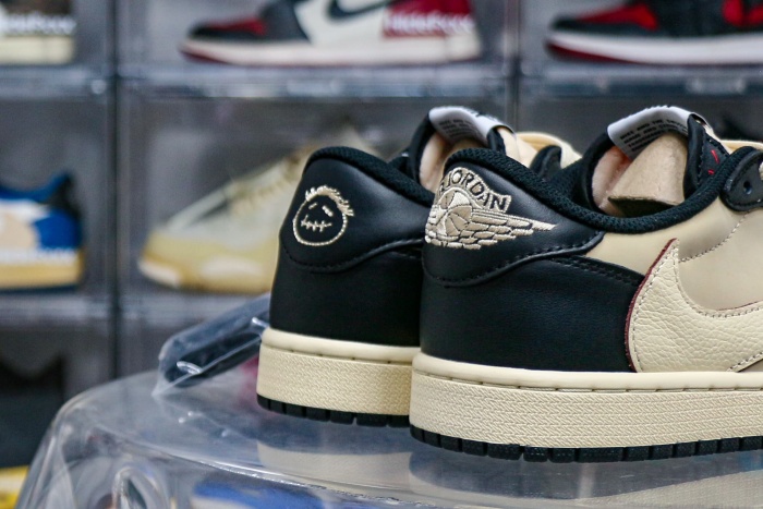 Travis Scott x Air Jordan 1 Retro Low OG Pale Vanilla  Custom