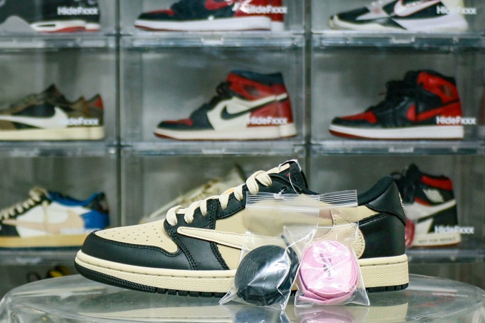 Travis Scott x Air Jordan 1 Retro Low OG Pale Vanilla  Custom