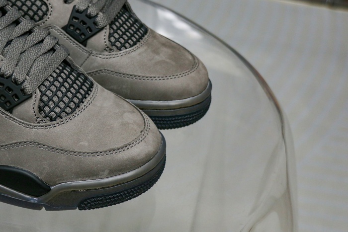 Jordan 4 Retro  Cave Stone  2025 (LN5 A1 Batch)