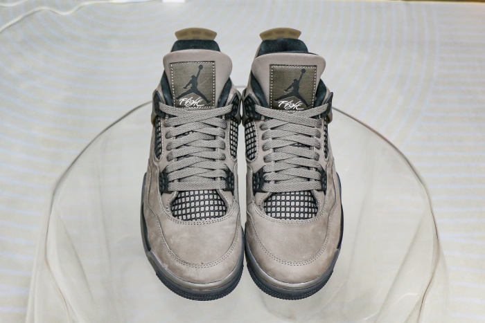 Jordan 4 Retro  Cave Stone  2025 (LN5 A1 Batch)