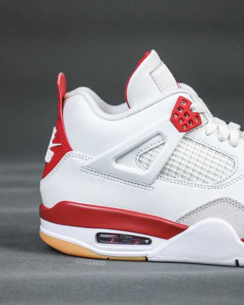 Nike SB x Air Jordan 4  Varsity Red  is a Family & Friends （A1）