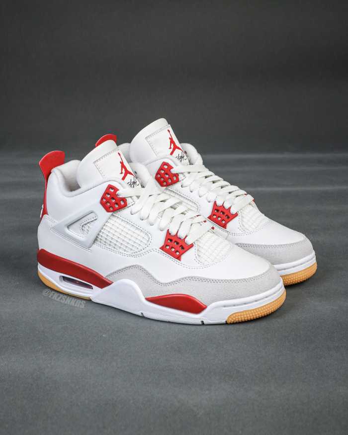 Nike SB x Air Jordan 4  Varsity Red  is a Family & Friends (LN5 A1 Batch)