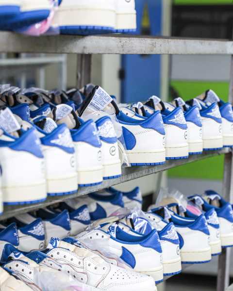 Travis Scott x Fragment x Air Jordan 1 Low OG （A1）