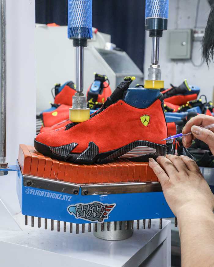 Air Jordan 14 Retro Ferrari 2025 （A1）