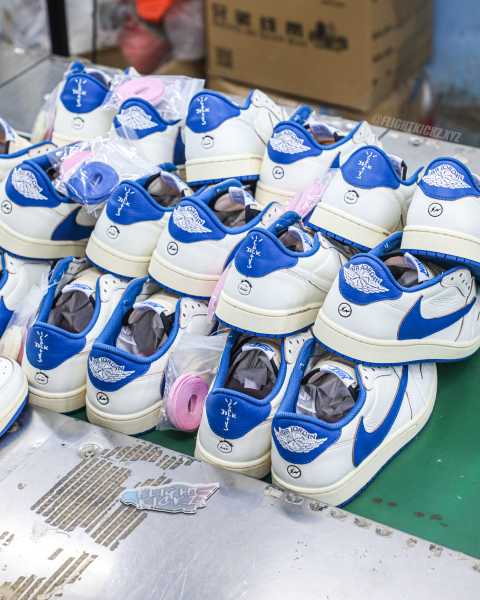 Travis Scott x Fragment x Air Jordan 1 Low OG （A1）