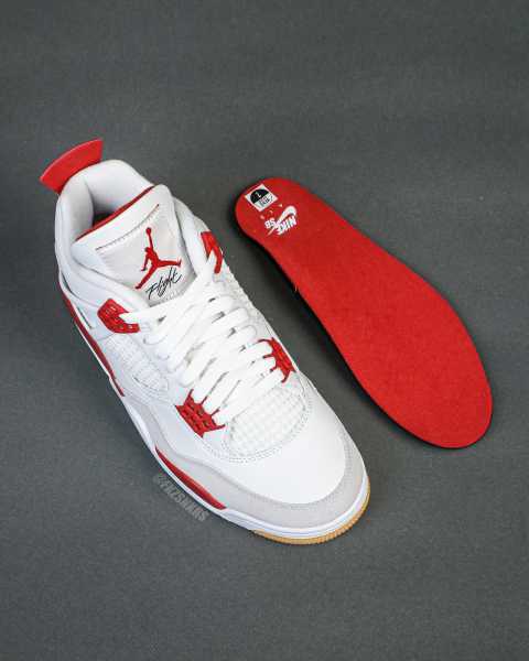 Nike SB x Air Jordan 4  Varsity Red  is a Family & Friends （A1）