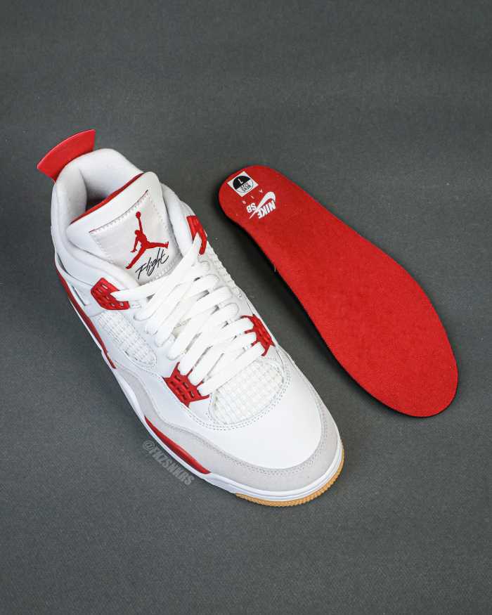 Nike SB x Air Jordan 4  Varsity Red  is a Family & Friends (LN5 A1 Batch)
