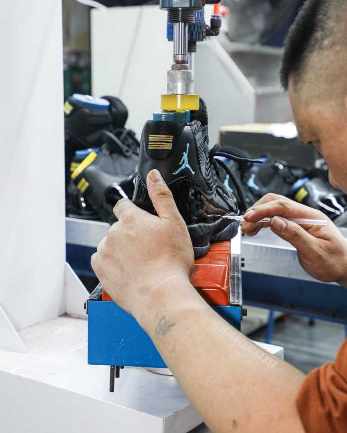 Air Jordan 11 Retro Gamma Blue 2025 (A1)