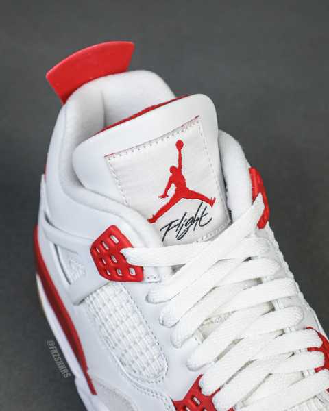 Nike SB x Air Jordan 4  Varsity Red  is a Family & Friends （A1）