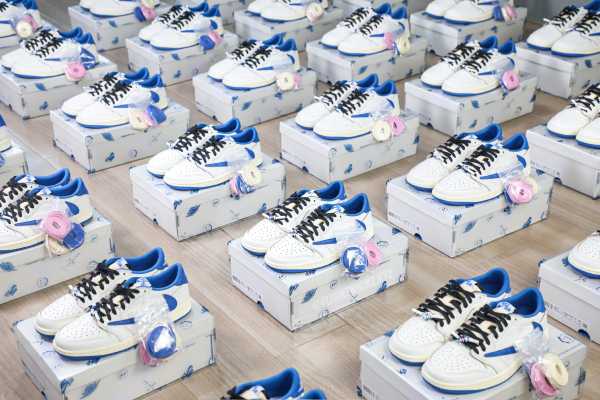 Travis Scott x Fragment x Air Jordan 1 Low OG （A1）