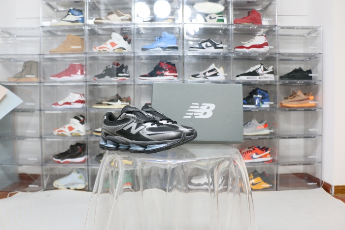 New Balance ABZORB 2000 Black Dark Silver