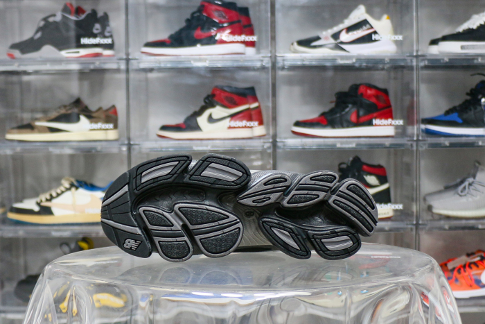 New Balance ABZORB 2000 Black Dark Silver