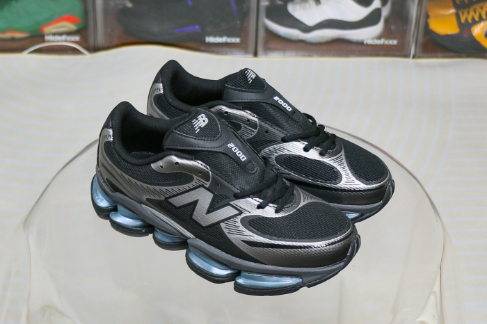 New Balance ABZORB 2000 Black Dark Silver