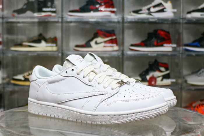 Travis Scott x Air  Jordan 1 Retro Low OG SP Michael Rubin White Party (Friends and Family)