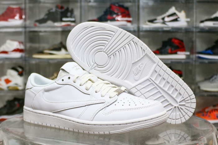 Travis Scott x Air  Jordan 1 Retro Low OG SP Michael Rubin White Party (Friends and Family)