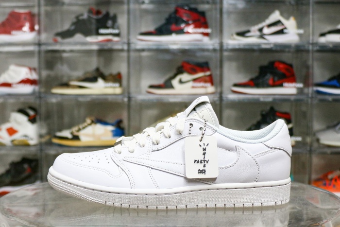 Travis Scott x Air  Jordan 1 Retro Low OG SP Michael Rubin White Party (Friends and Family)
