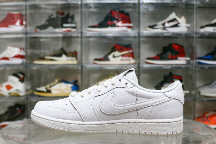 Travis Scott x Air  Jordan 1 Retro Low OG SP Michael Rubin White Party (Friends and Family)