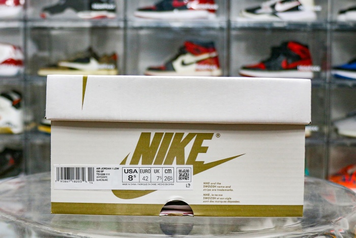 Travis Scott x Air  Jordan 1 Retro Low OG SP Michael Rubin White Party (Friends and Family)