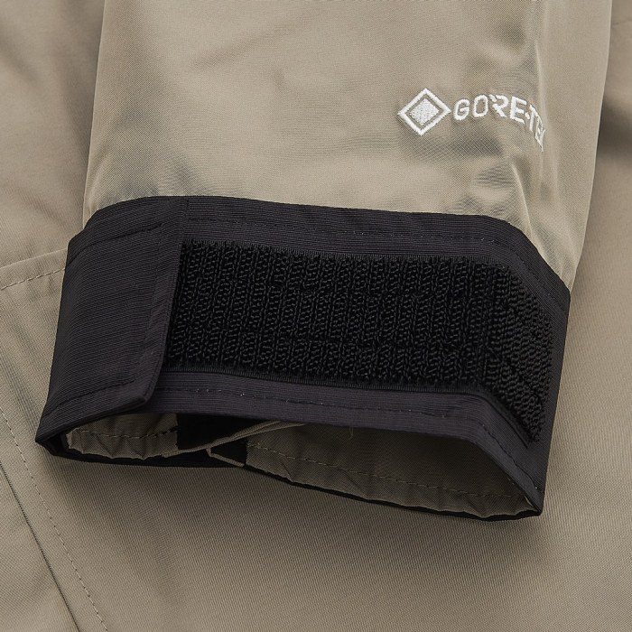 The North Face 1990 Mountain Gore-Tex Tech Jacket Olive Green