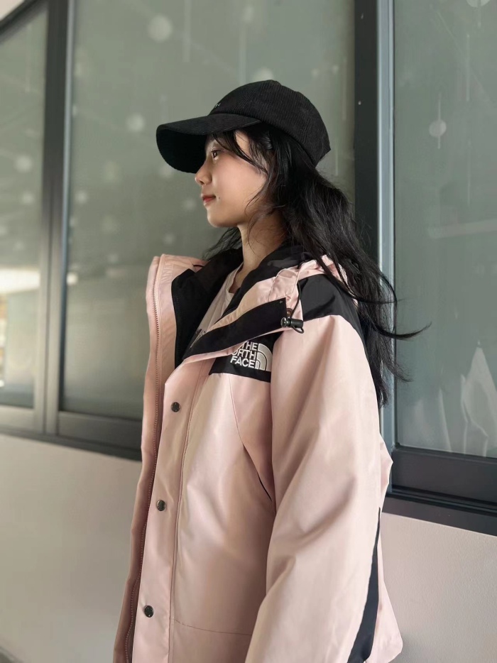 The North Face 1990 Mountain Gore-Tex Tech Jacket Pink