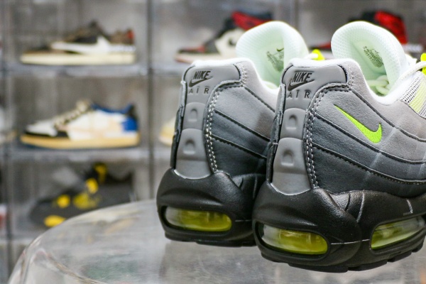 Air Max 95 OG Neon 2025