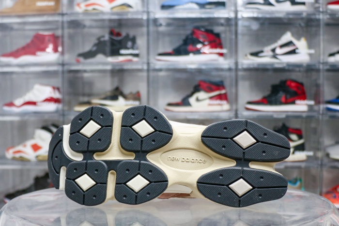 New Balance 9060 Sparrow Flat Taupe