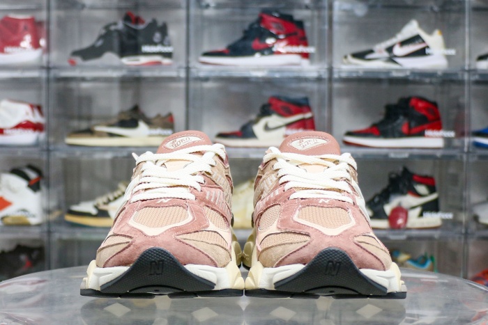 New Balance 9060 Sparrow Flat Taupe