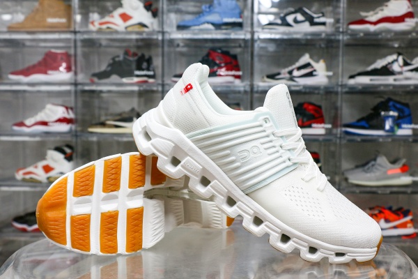 On Running Cloudswift Undyed