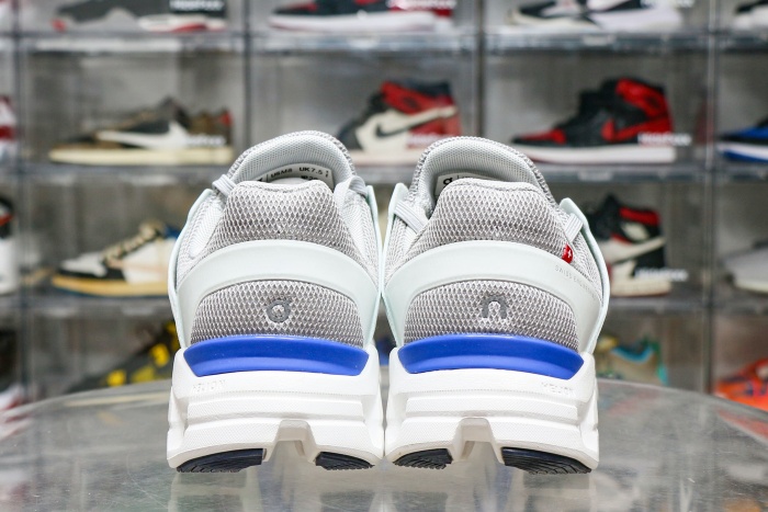 On Cloudswift Glacier Cobalt