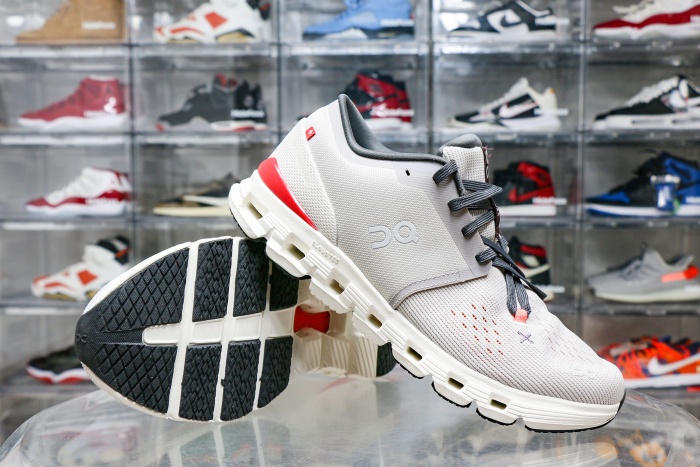 On Running Cloud X 4 Silver Flame