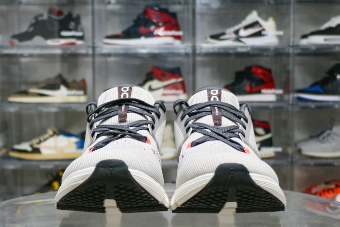 On Running Cloud X 4 Silver Flame