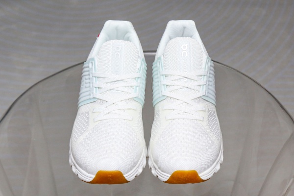 On Running Cloudswift Undyed
