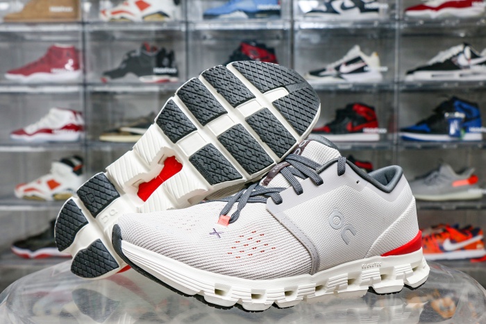 On Running Cloud X 4 Silver Flame