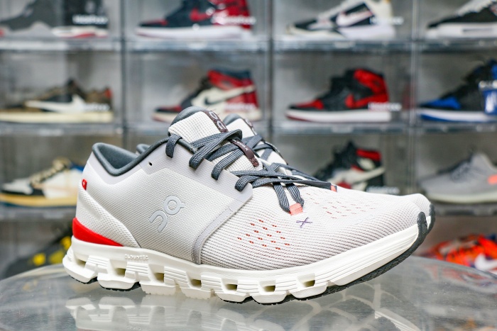 On Running Cloud X 4 Silver Flame