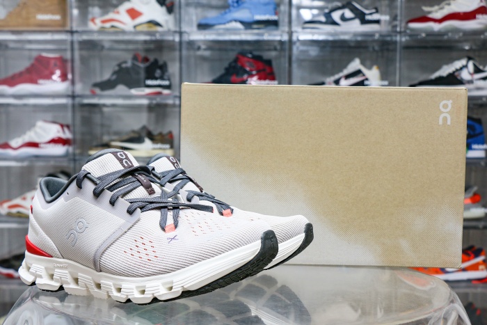 On Running Cloud X 4 Silver Flame