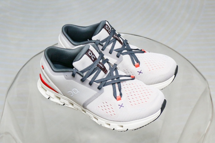 On Running Cloud X 4 Silver Flame