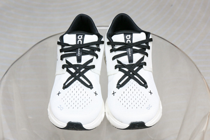 On Running Cloud X 4Ivory Black